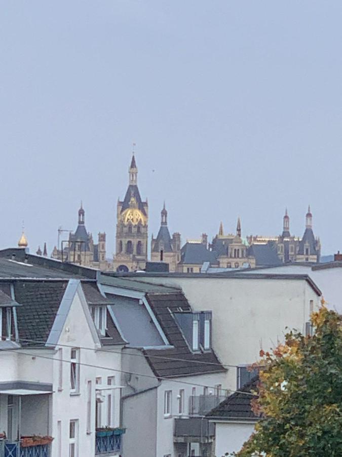 Ferienwohnung In Schlossnaehe シュヴェリーン エクステリア 写真